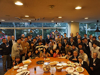 社内ボウリング大会 MNBグループ全員が参加競技終了後は大懇親です（2017）